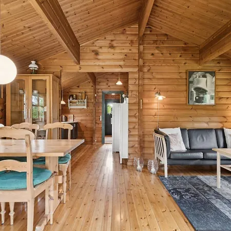 Peaceful Close To Nature Feriehus Glesborg